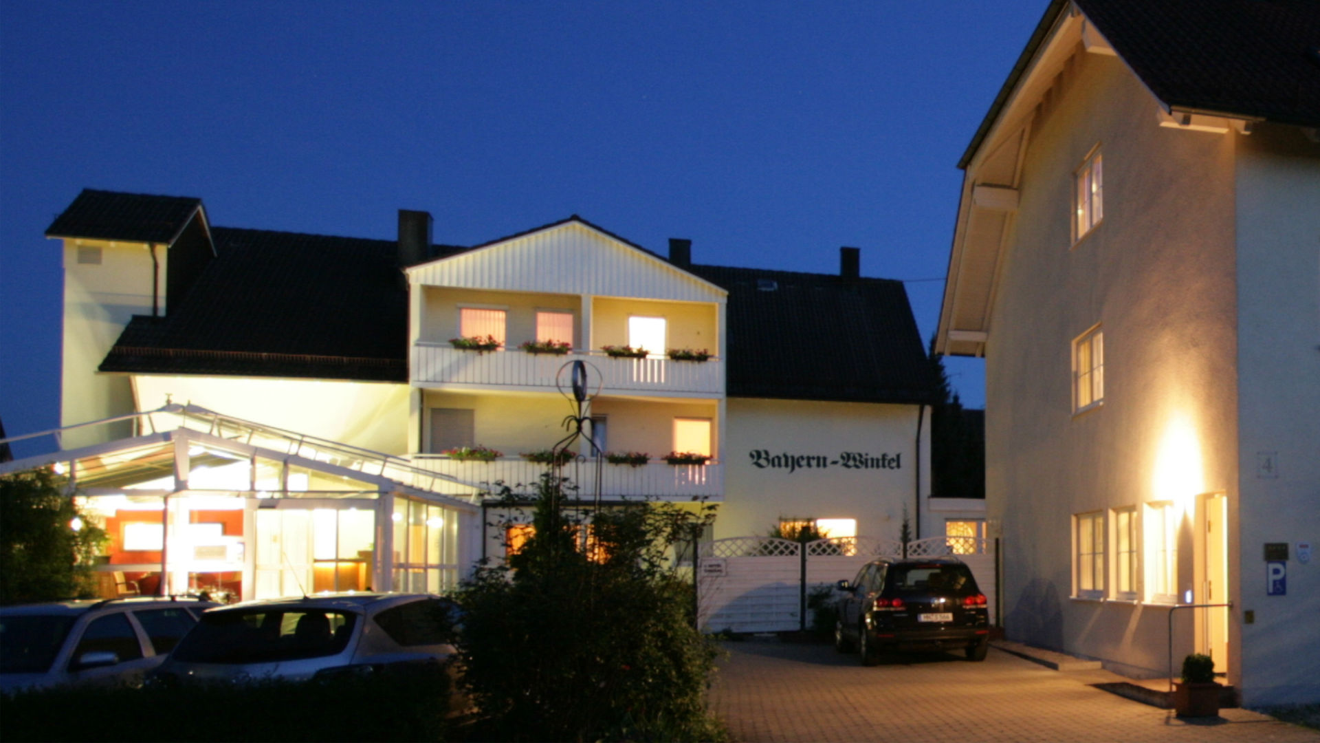 Hotel Ansicht Bayernwinkel bei Nacht